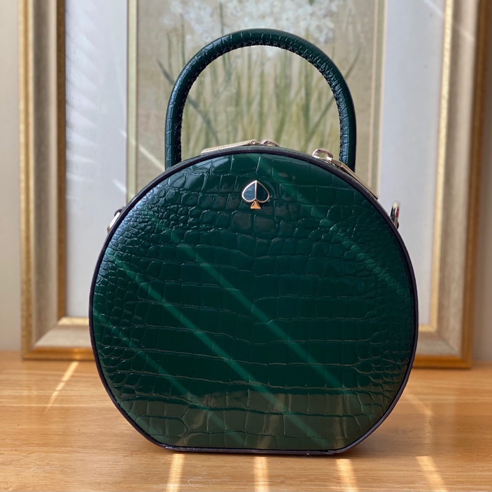 Kate spade Andie embossed Canteen with card case